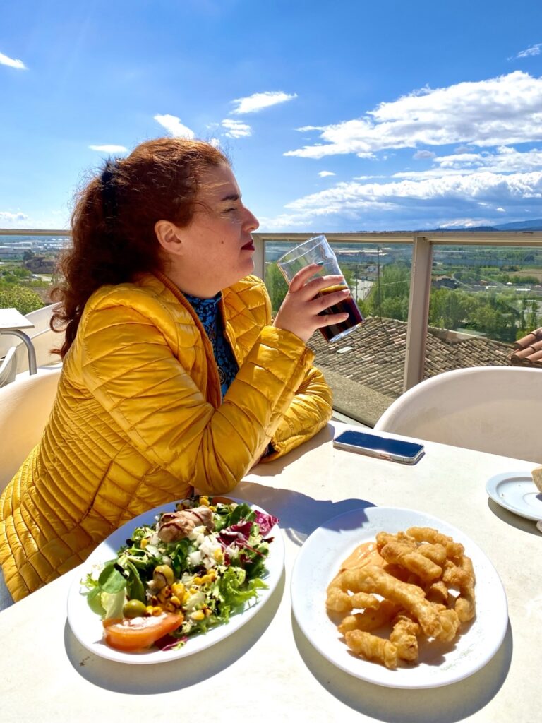 El Albergue de Calahorra Terraza el albergue